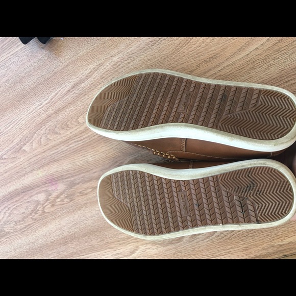 Levis size 8.5 Loafers - Picture 3 of 4